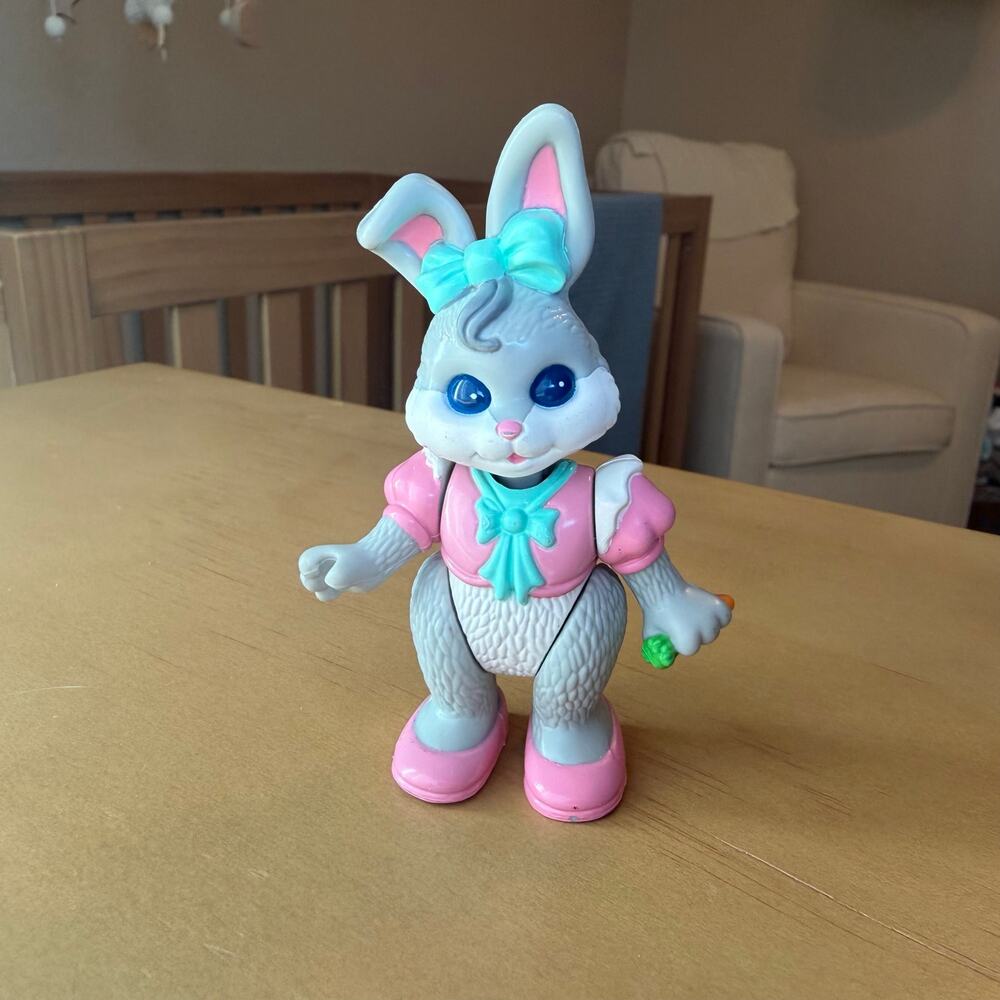 Vintage 1996 Fisher-Price Hideaway Hollow Mommy bunny figurine